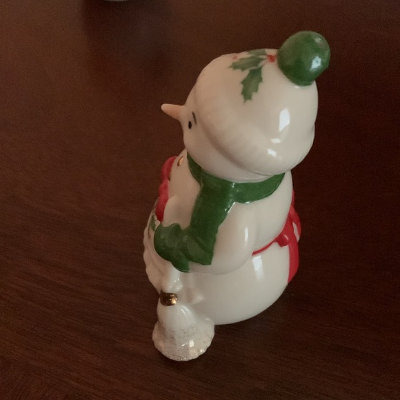 Authentic Lenox Snowman salt & pepper figurines - Picture 3 of 12